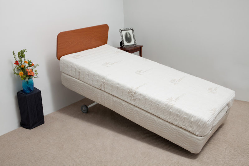 Reverse Trendelenburg position on adjustable hospital beds